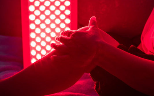 Sauna vs Red Light Therapy: 7 Key Differences for Skin & Wellness